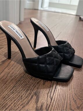 Steve Madden Signify Black Quilted Heels